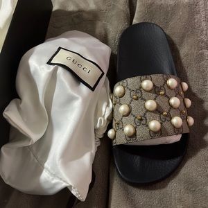 Gucci pursuit pearl embellished GG